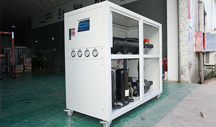 如何做好螺桿式冷水機清洗工作？